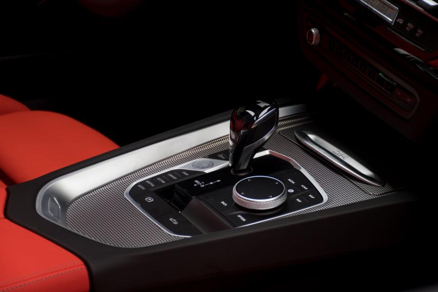 Детали интерьера BMW Z4 M40i (G29) 2020 года  (UAE) (фото 14 из 16)
